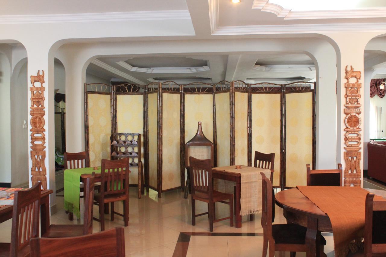 K.méléon-Hôtel Antananarivo Esterno foto
