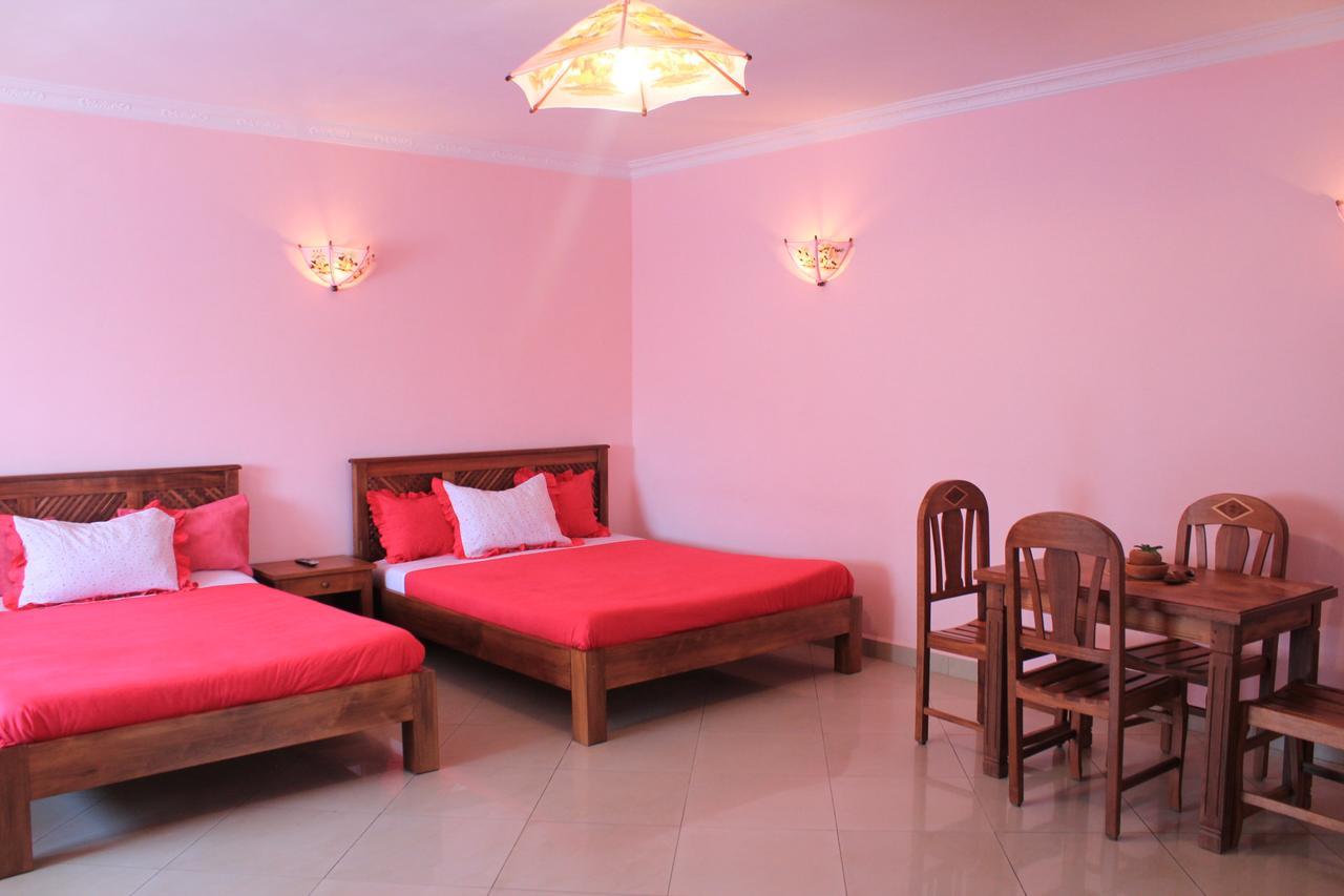 K.méléon-Hôtel Antananarivo Esterno foto