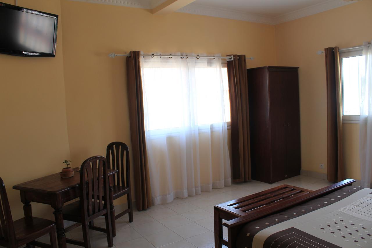K.méléon-Hôtel Antananarivo Esterno foto