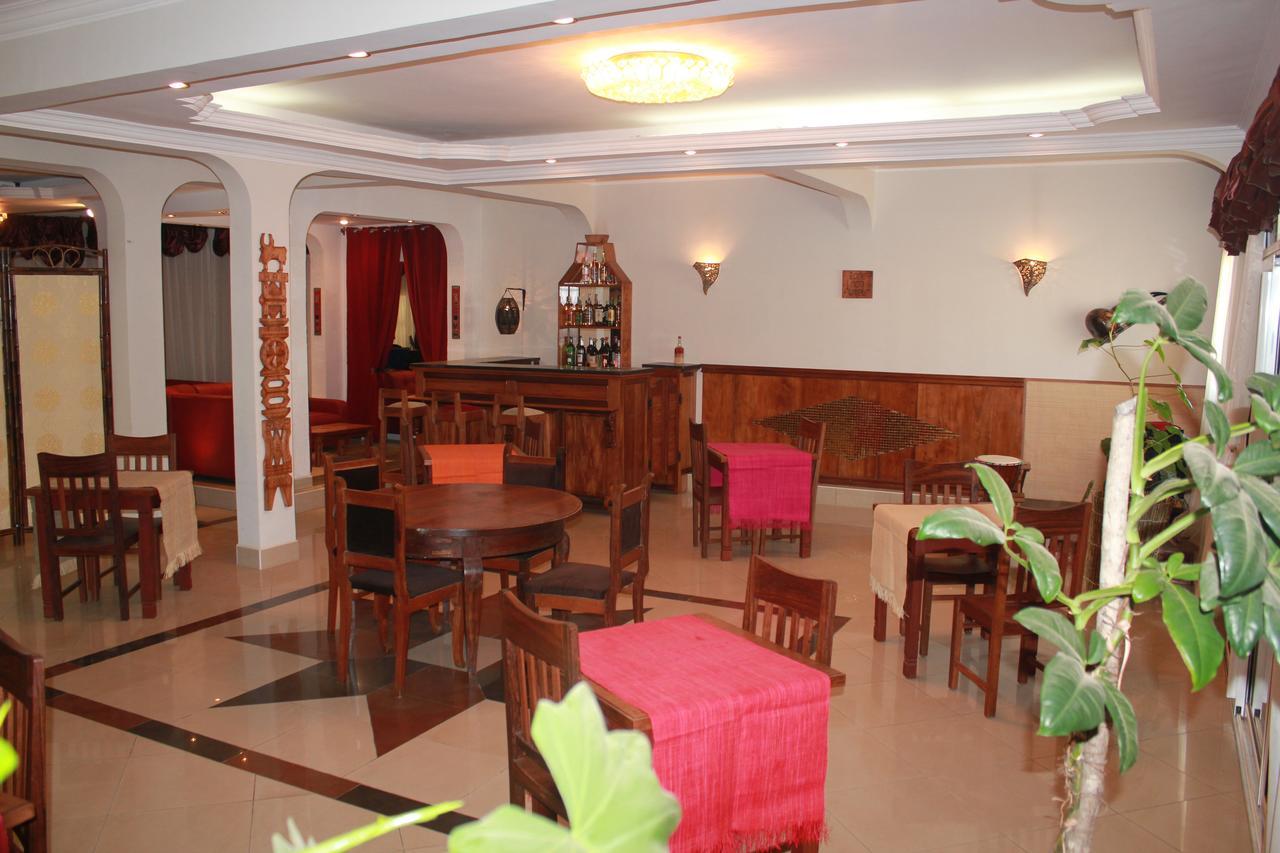 K.méléon-Hôtel Antananarivo Esterno foto