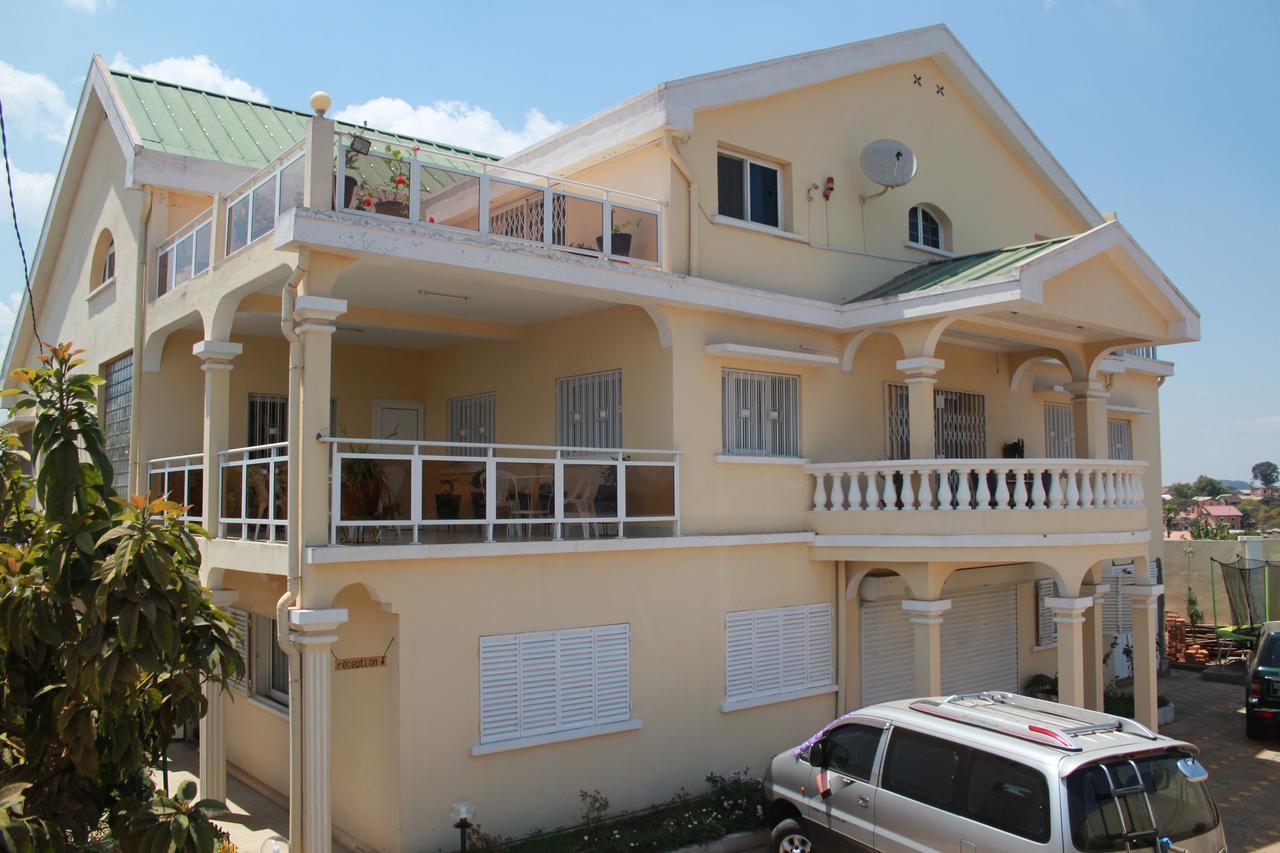 K.méléon-Hôtel Antananarivo Esterno foto