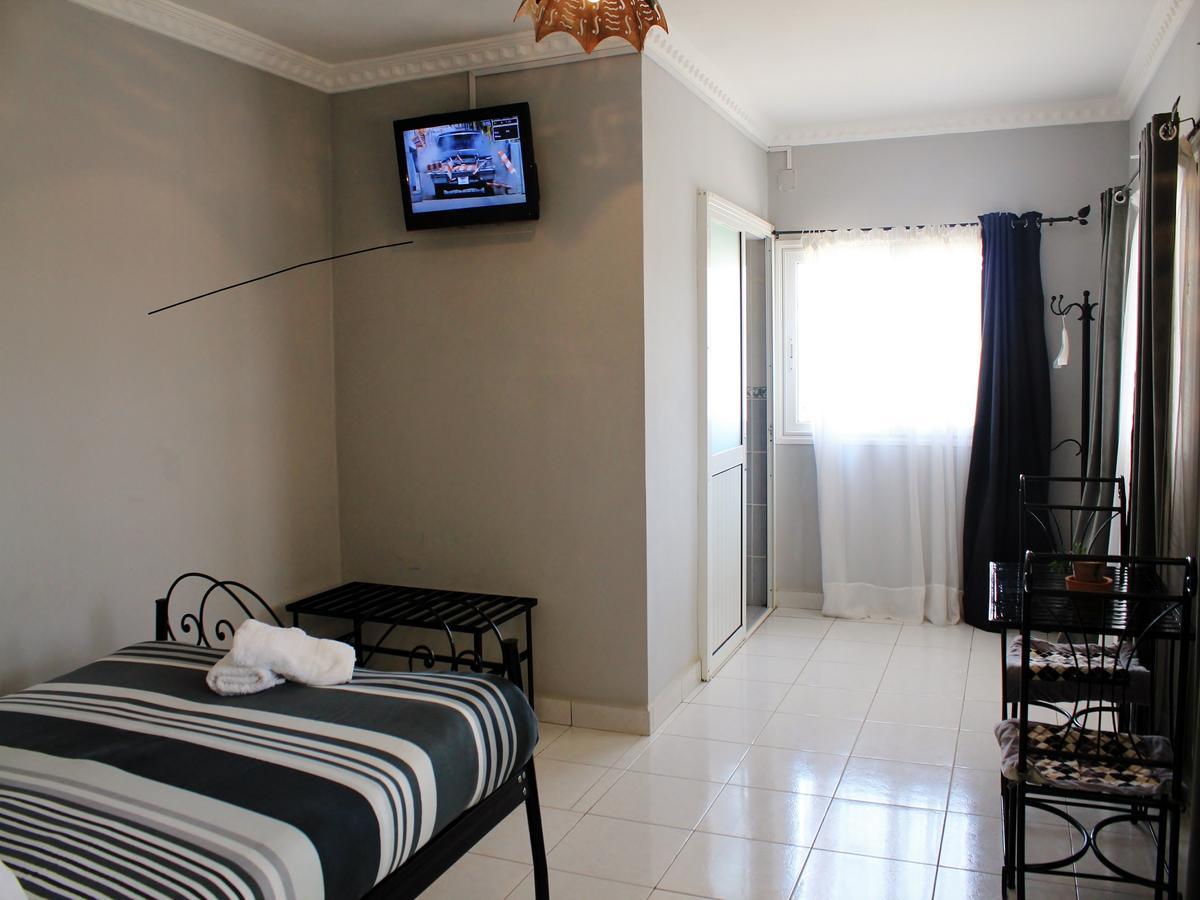 K.méléon-Hôtel Antananarivo Esterno foto
