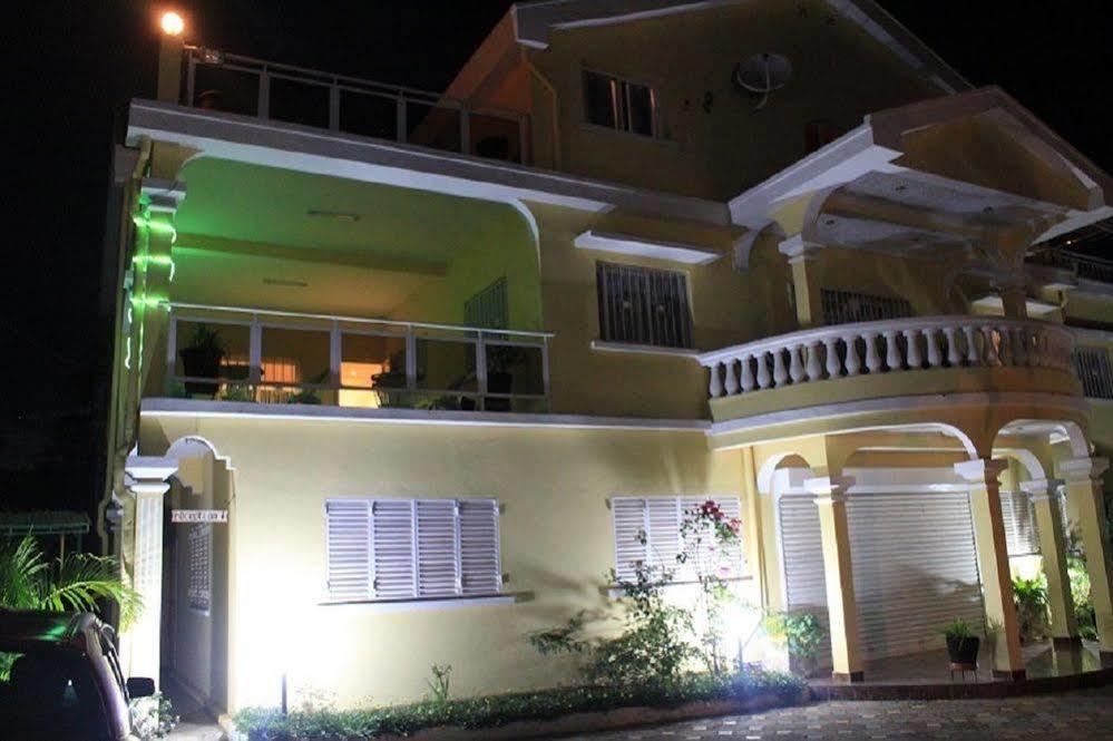 K.méléon-Hôtel Antananarivo Esterno foto