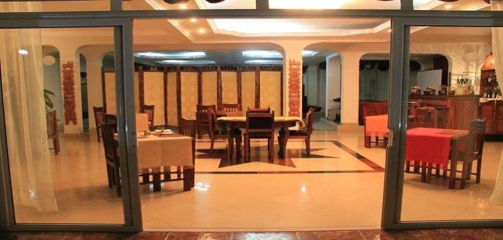 K.méléon-Hôtel Antananarivo Esterno foto
