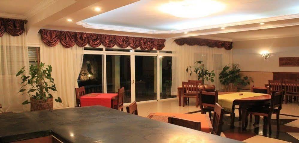 K.méléon-Hôtel Antananarivo Esterno foto