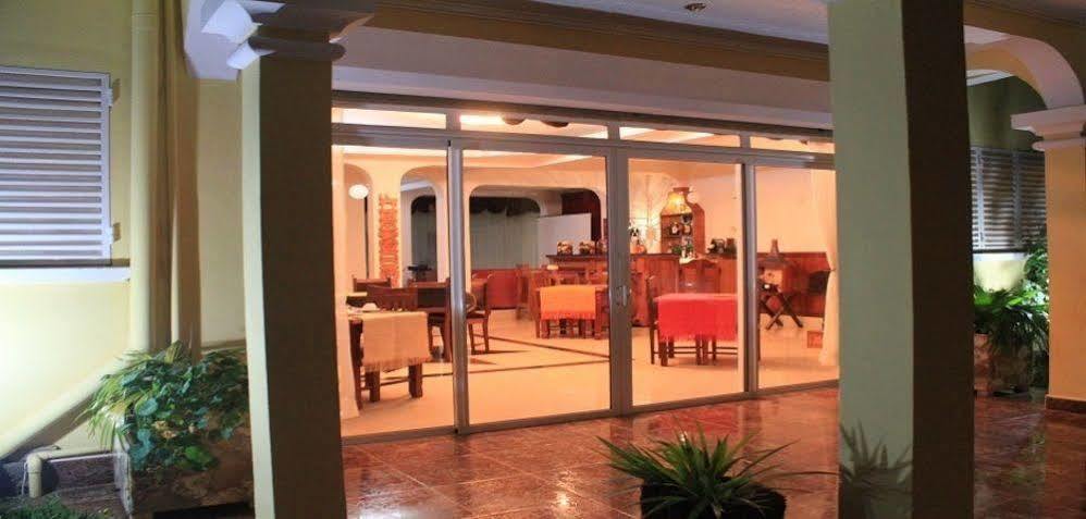 K.méléon-Hôtel Antananarivo Esterno foto