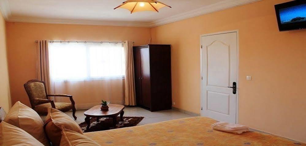 K.méléon-Hôtel Antananarivo Esterno foto