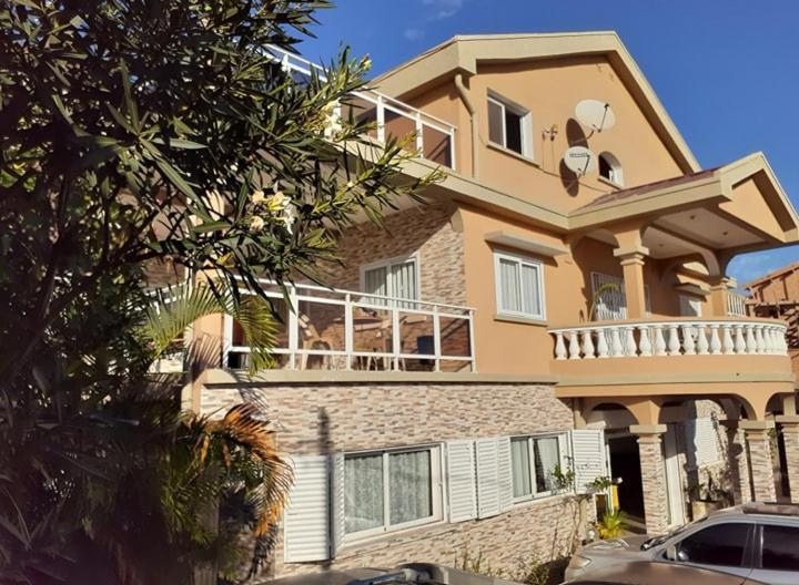 K.méléon-Hôtel Antananarivo Esterno foto